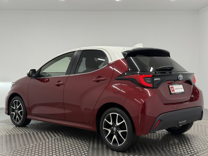 2020 Toyota Yaris 1.5 Hybrid Z image 5