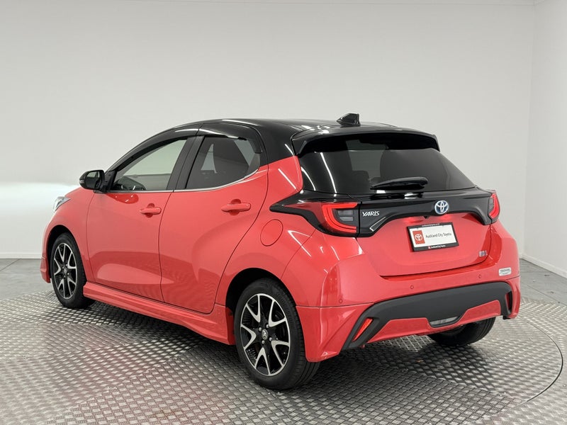2020 Toyota Yaris 1.5 Hybrid Z image 5