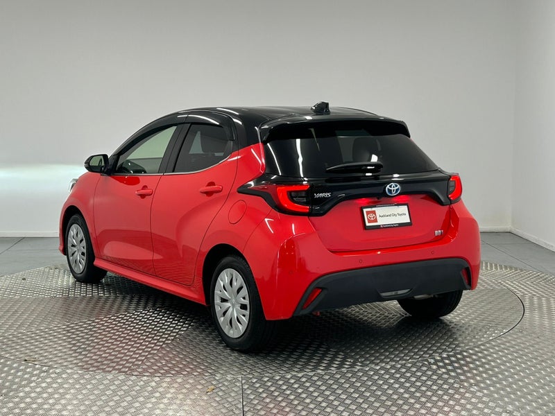 2020 Toyota Yaris 1.5 Hybrid Z image 5