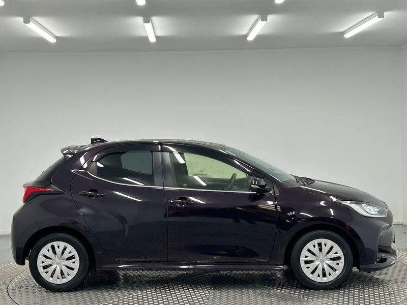 2020 Toyota Yaris 1.5 Hybrid Z image 2