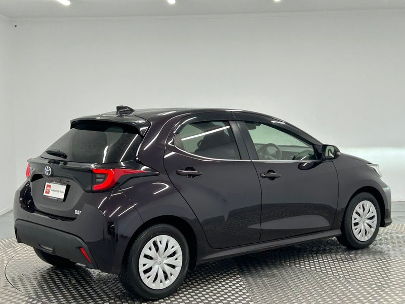 2020 Toyota Yaris 1.5 Hybrid Z image 3