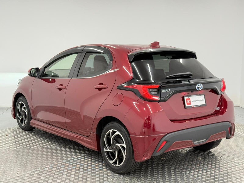 2020 Toyota Yaris 1.5 Hybrid Z image 5