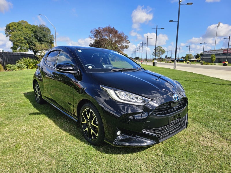 2020 Toyota Yaris 1.5 Hybrid Z Hatch - Certifie... image 1
