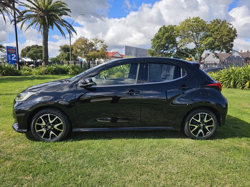 2020 Toyota Yaris 1.5 Hybrid Z Hatch - Certifie... image 5
