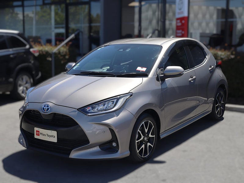 2020 Toyota Yaris 1.5 Hybrid Z Spec image 3