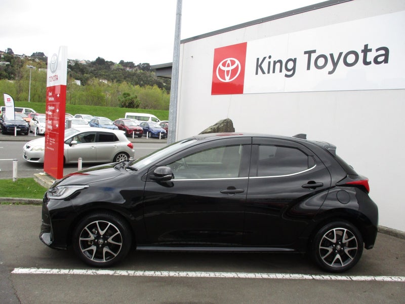 2020 Toyota Yaris 1.5 Hybrid Z + Warranty image 2