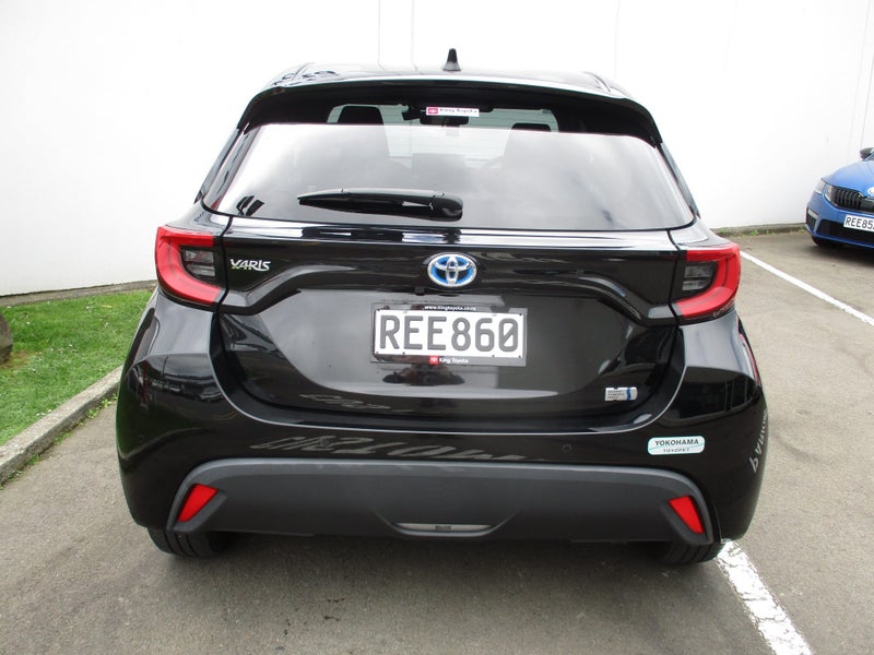 2020 Toyota Yaris 1.5 Hybrid Z + Warranty image 3