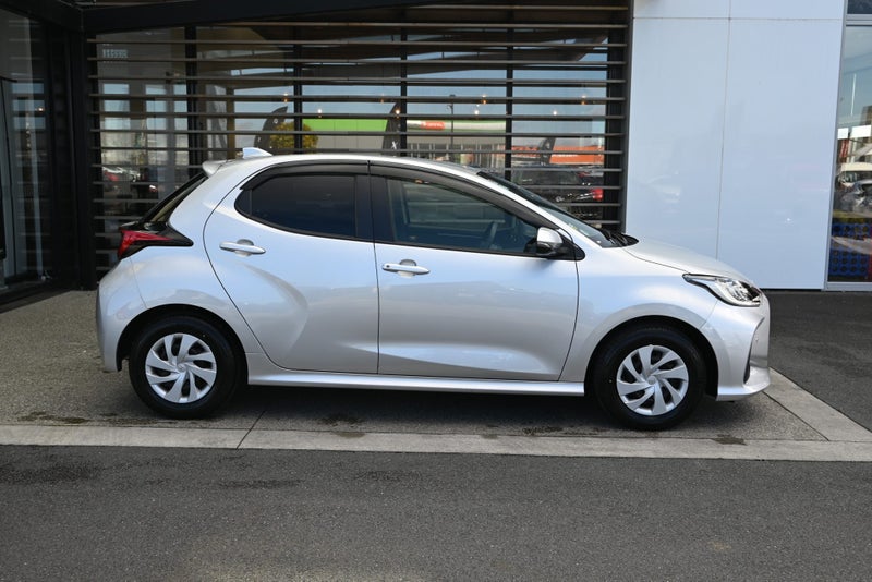 2020 Toyota Yaris 1.5 Petrol Hybrid G FWD Hatch... image 5