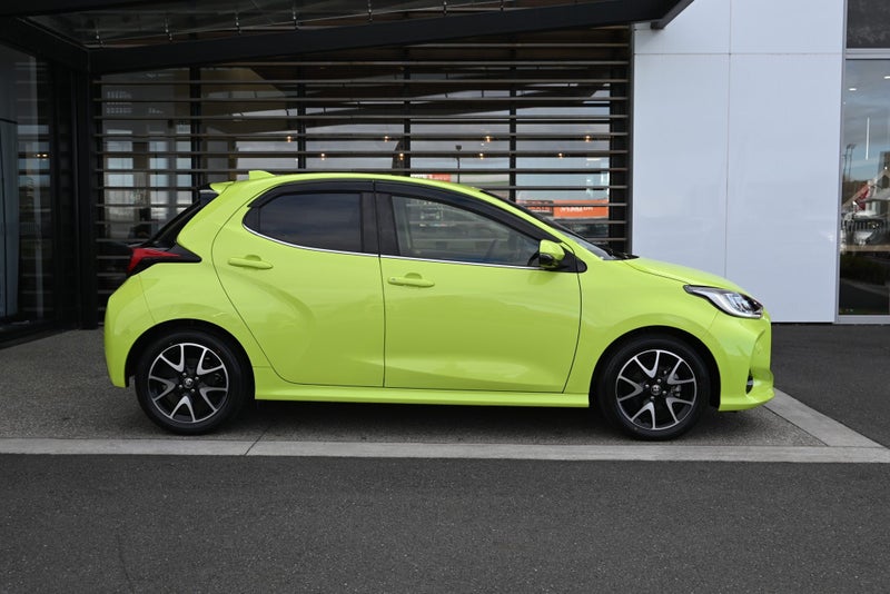 2020 Toyota Yaris 1.5 Petrol Hybrid Z FWD Hatch... image 5