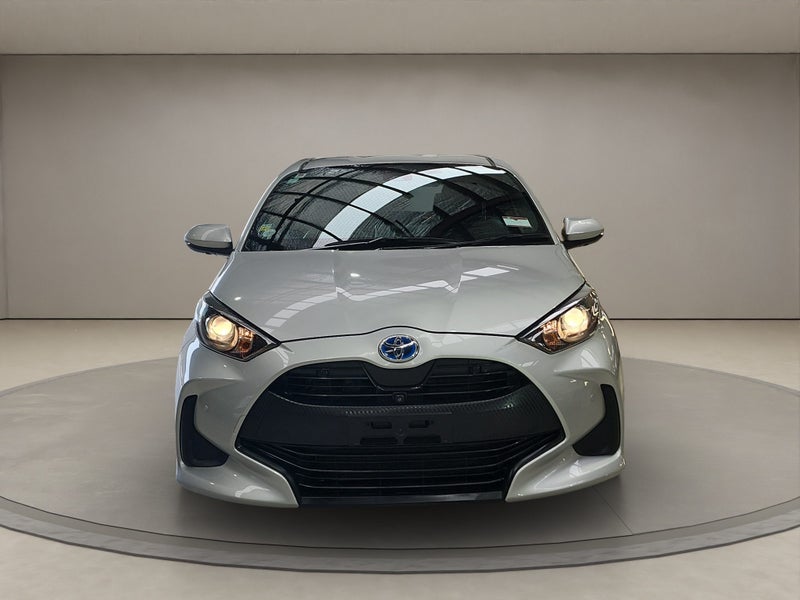 2020 Toyota Yaris 1.5L Hybrid G FWD Hatchback image 2