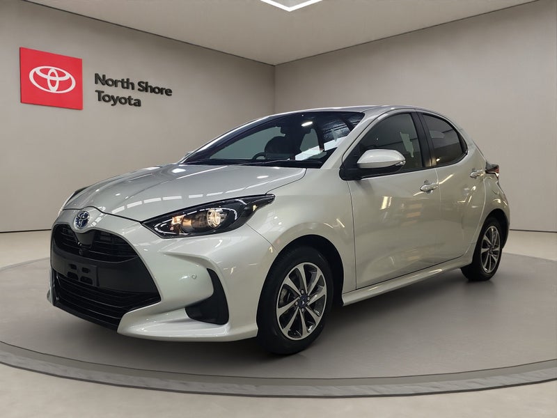 2020 Toyota Yaris 1.5L Hybrid G FWD Hatchback image 3
