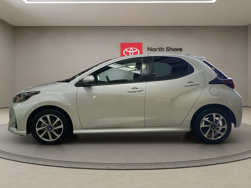 2020 Toyota Yaris 1.5L Hybrid G FWD Hatchback image 4
