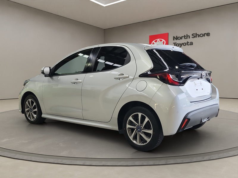 2020 Toyota Yaris 1.5L Hybrid G FWD Hatchback image 5
