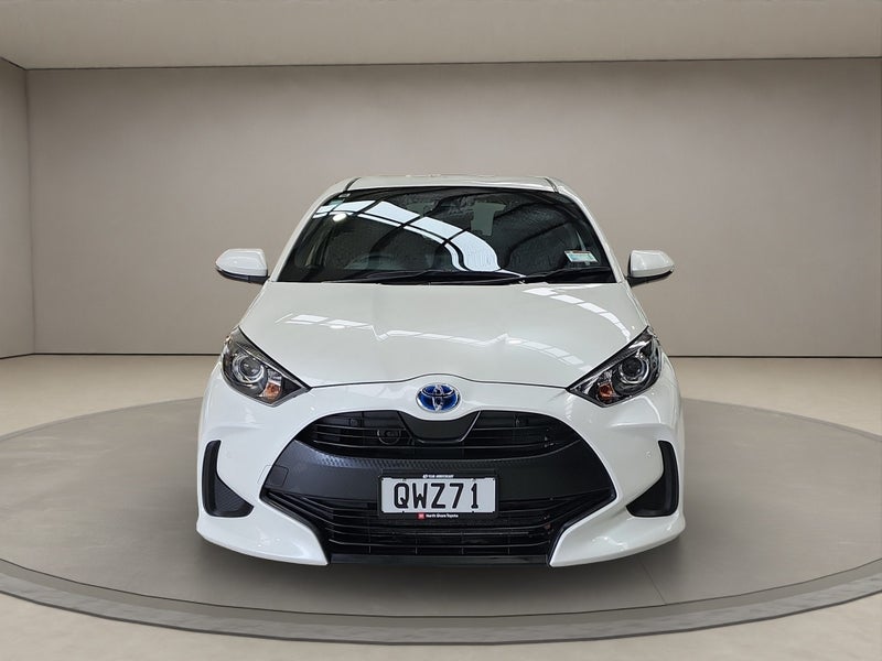 2020 Toyota Yaris 1.5L Hybrid X FWD Hatchback image 2