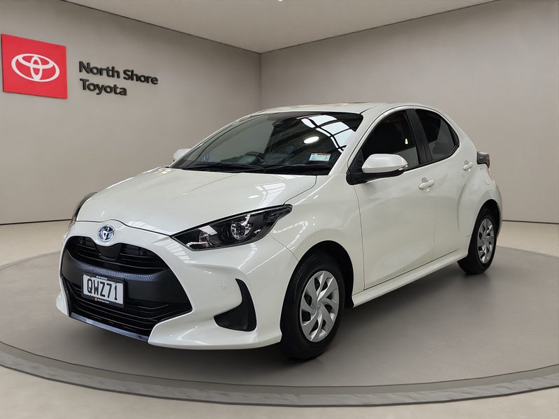 2020 Toyota Yaris 1.5L Hybrid X FWD Hatchback image 3
