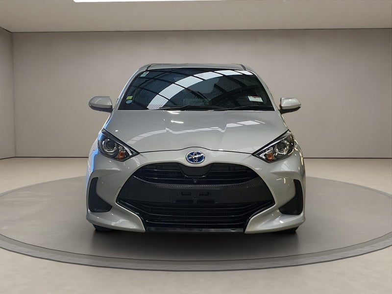 2020 Toyota Yaris 1.5L Hybrid X FWD Hatchback image 2
