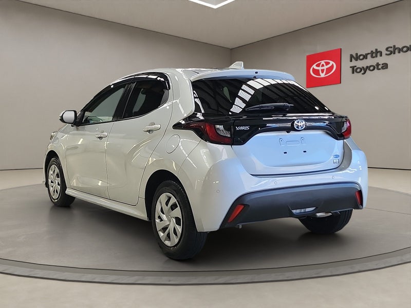 2020 Toyota Yaris 1.5L Hybrid X FWD Hatchback image 5