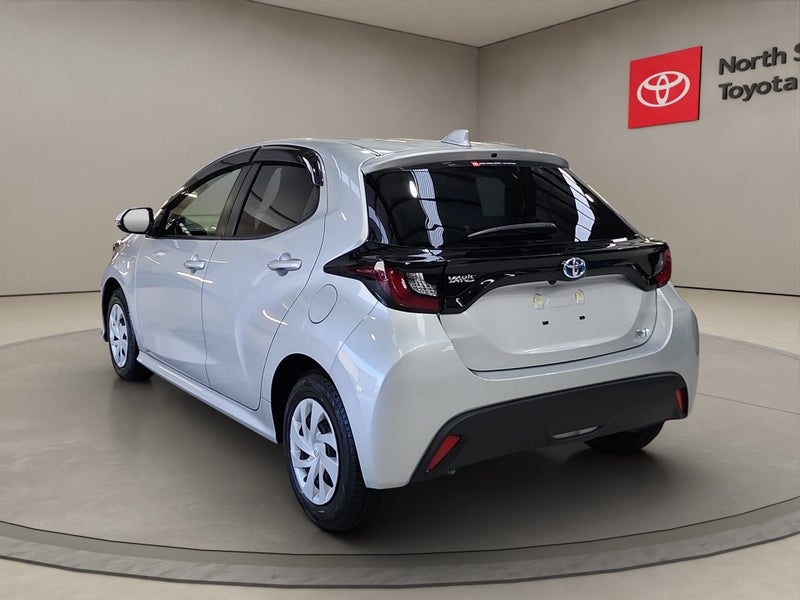 2020 Toyota Yaris 1.5L Hybrid X FWD Hatchback image 5