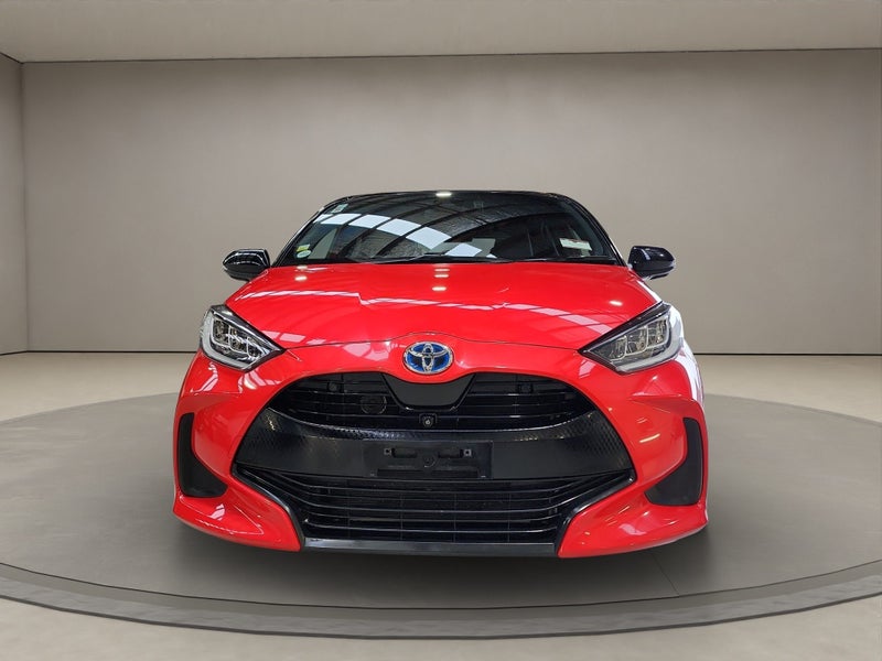 2020 Toyota Yaris 1.5L Hybrid Z 2WD Hatchback image 3