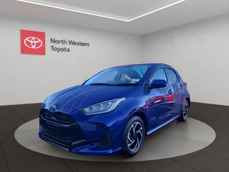2020 Toyota Yaris 1.5L Hybrid Z 2WD Hatchback image 3