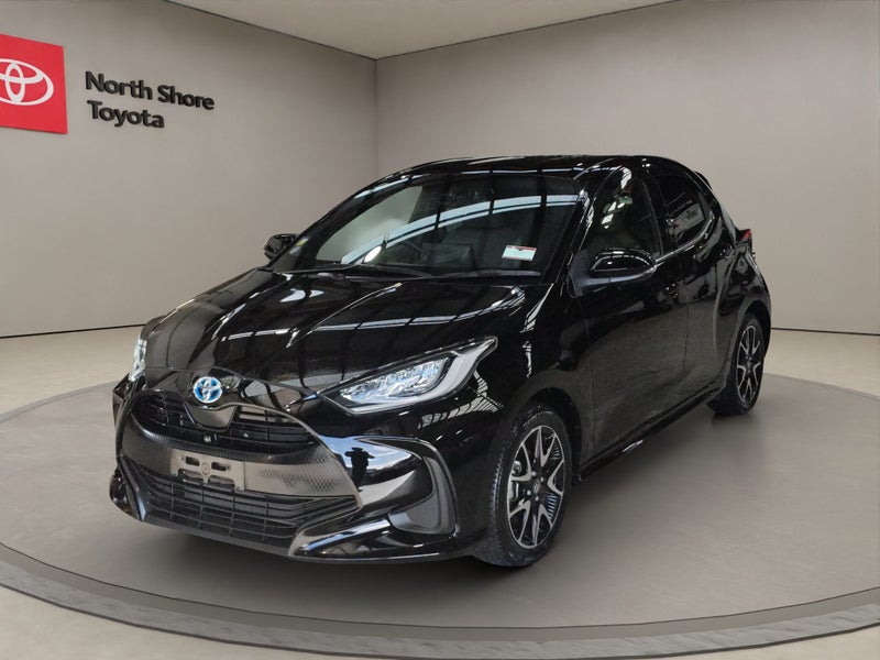 2020 Toyota Yaris 1.5L Hybrid Z FWD Hatchback image 3