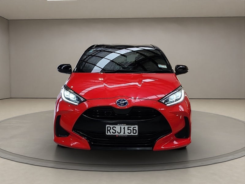 2020 Toyota Yaris 1.5L Hybrid Z FWD Hatchback image 2