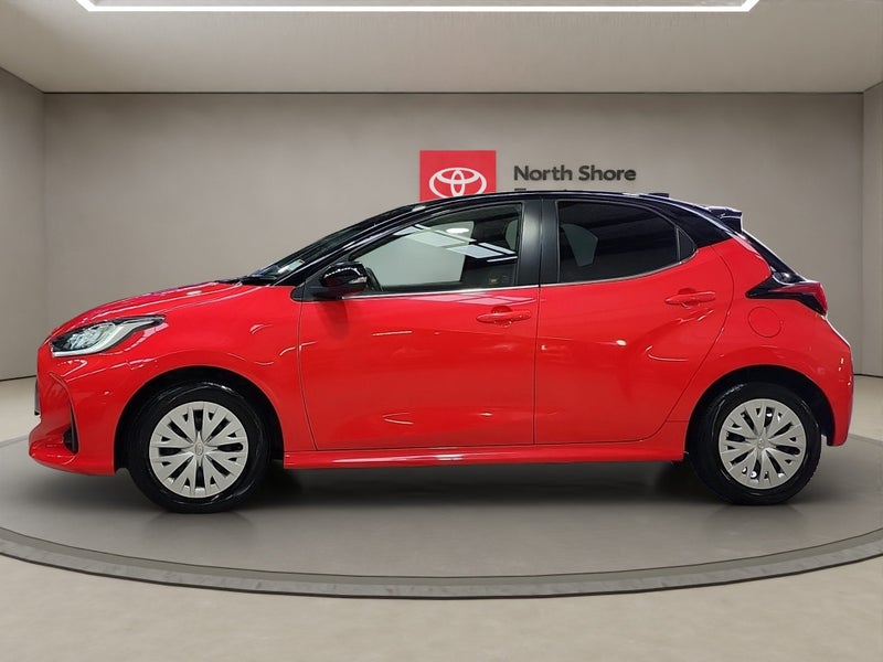 2020 Toyota Yaris 1.5L Hybrid Z FWD Hatchback image 4