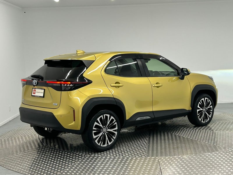 2020 Toyota Yaris Cross 1.5 Hybrid Z image 3