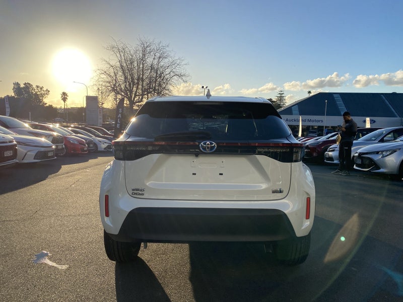 2020 Toyota Yaris Cross 1.5 Hybrid Z image 3