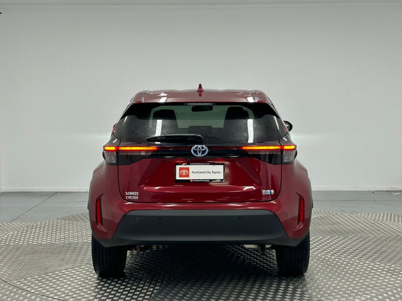 2020 Toyota Yaris Cross 1.5 Hybrid Z image 4