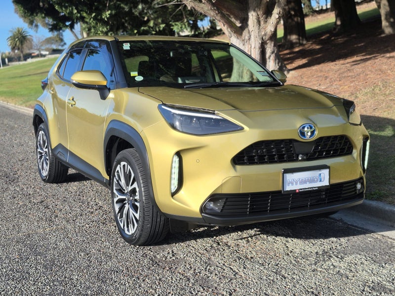 2020 Toyota Yaris Cross 1.5 Hybrid Z 4WD 5 Dr S... image 3