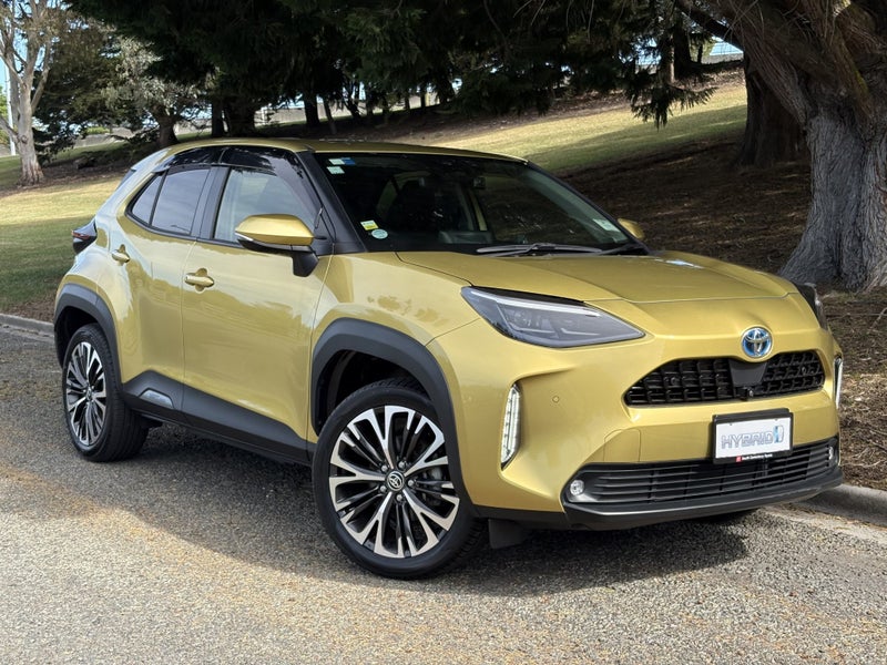 2020 Toyota Yaris Cross 1.5 Hybrid Z E-Four 5 D... image 1