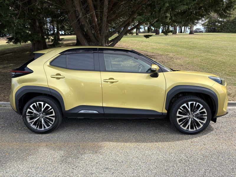 2020 Toyota Yaris Cross 1.5 Hybrid Z E-Four 5 D... image 3