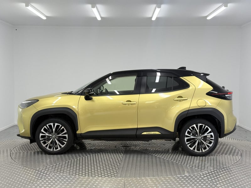 2020 Toyota Yaris Cross 1.5 Hybrid Z SUV image 4