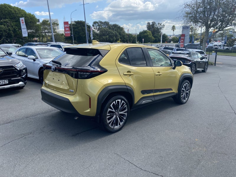 2020 Toyota Yaris Cross 1.5P Hybrid Z SUV 2WD image 2