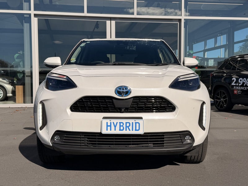 2020 Toyota Yaris Cross AWD- Certified Hybrid Z image 3