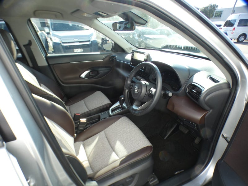 2020 Toyota Yaris Cross Cross 1.5 Hybrid Z 5 Dr... image 2