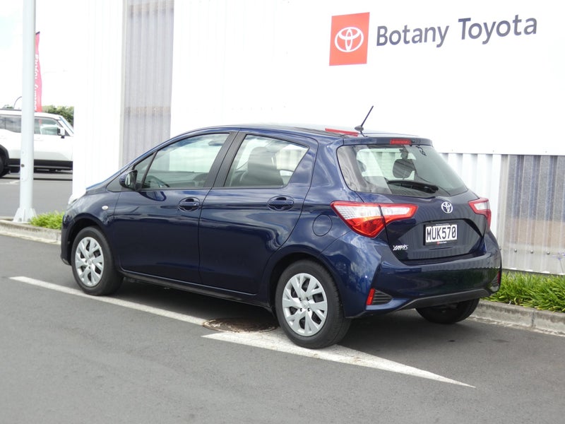 2020 Toyota Yaris GX image 2