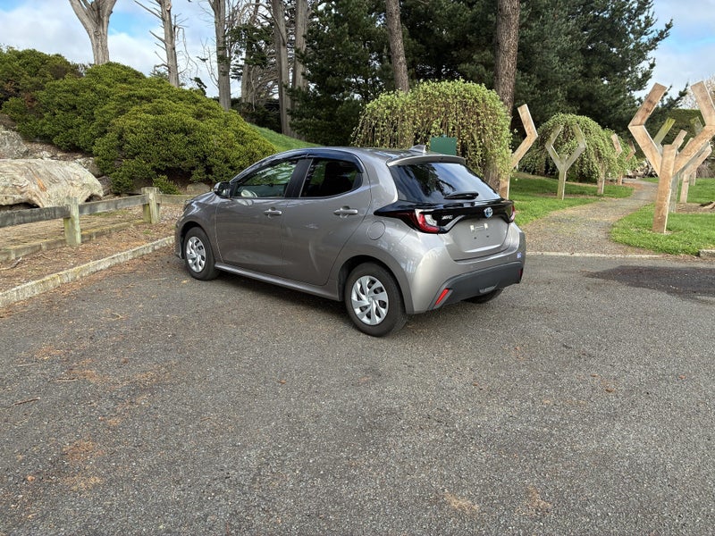 2020 Toyota Yaris Hybrid image 5