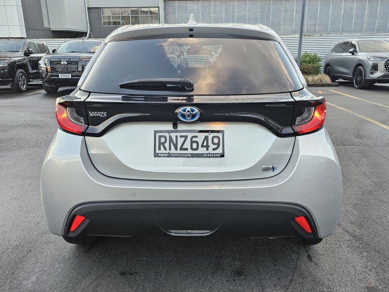 2020 Toyota Yaris HYBRID image 4