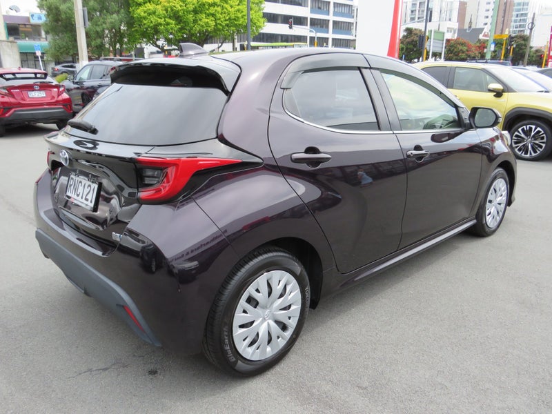 2020 Toyota Yaris Hybrid image 4