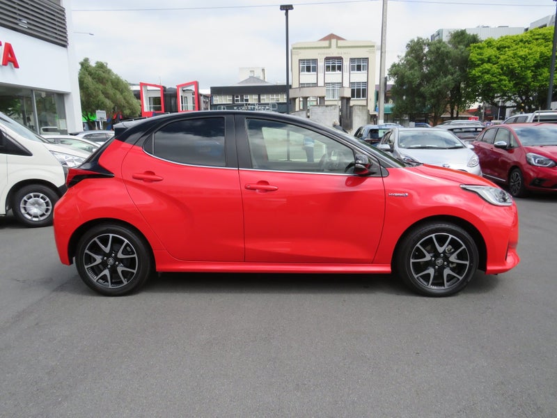 2020 Toyota Yaris ZR 1.5 Hybrid CVT image 3