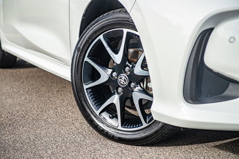 2020 Toyota Yaris ZR 1.5P HV ECVT FWD image 4