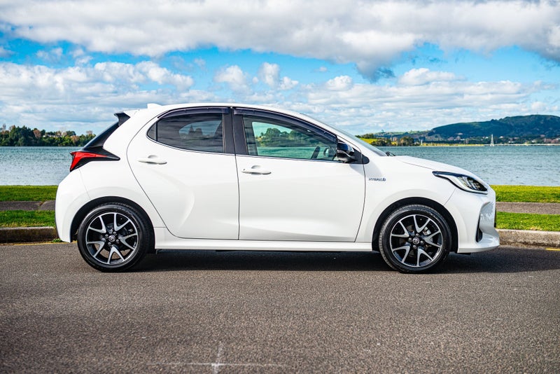 2020 Toyota Yaris ZR 1.5P HV ECVT FWD image 5