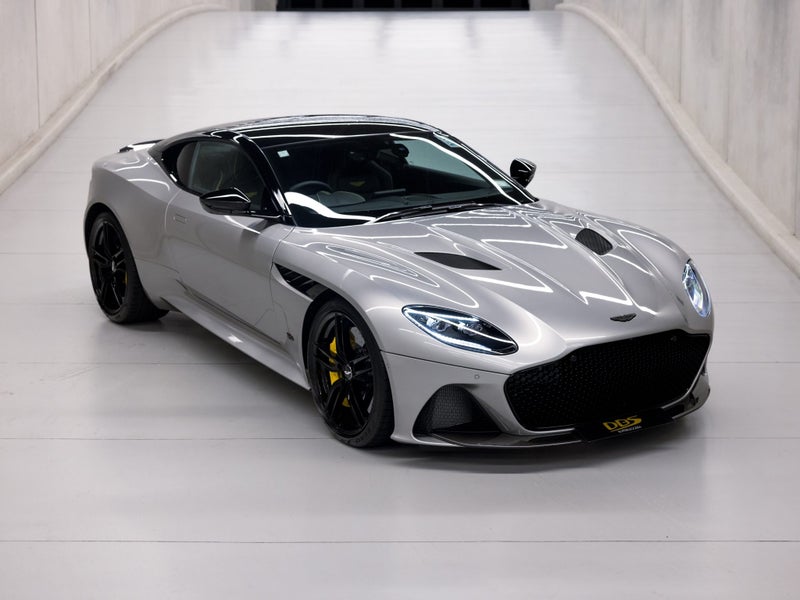 2021 Aston Martin DBS image 3