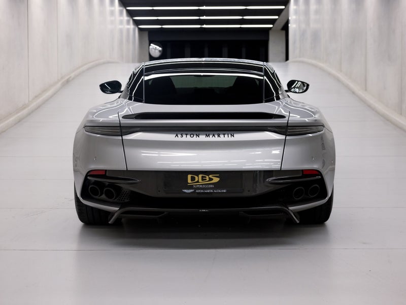 2021 Aston Martin DBS image 4