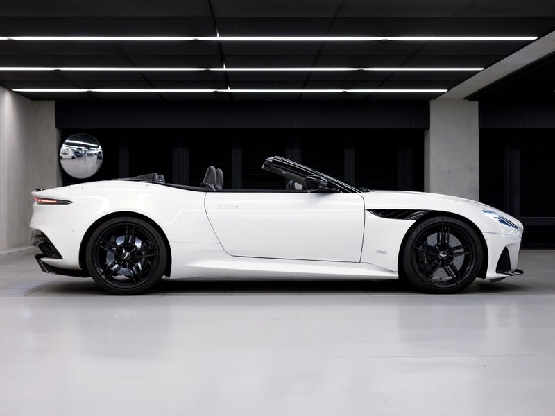 2021 Aston Martin DBS Volante image 3