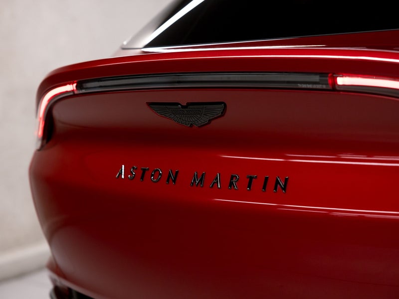 2021 Aston Martin DBX image 5