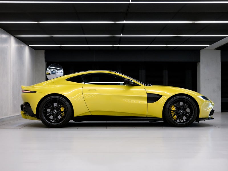 2021 Aston Martin Vantage Coupe image 3