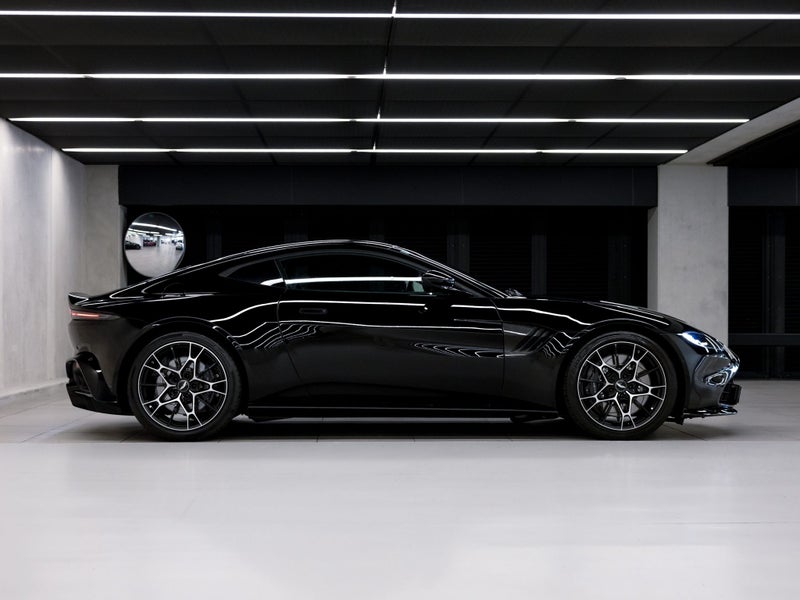 2021 Aston Martin Vantage Coupe Manual image 5